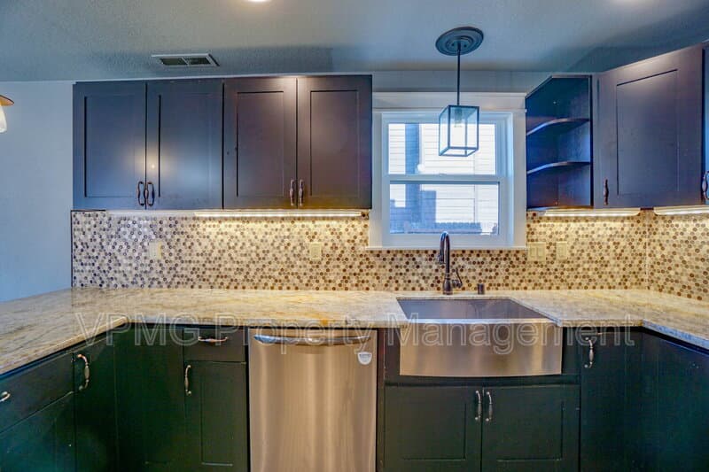 Vancouver House: 9600 NE 132nd Ave