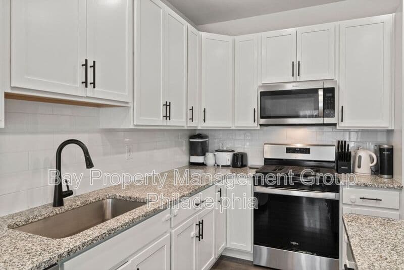 Norristown House: 230 Honey Ln