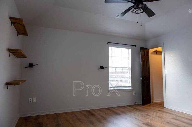 Fayetteville House: 833 S Eastview Drive