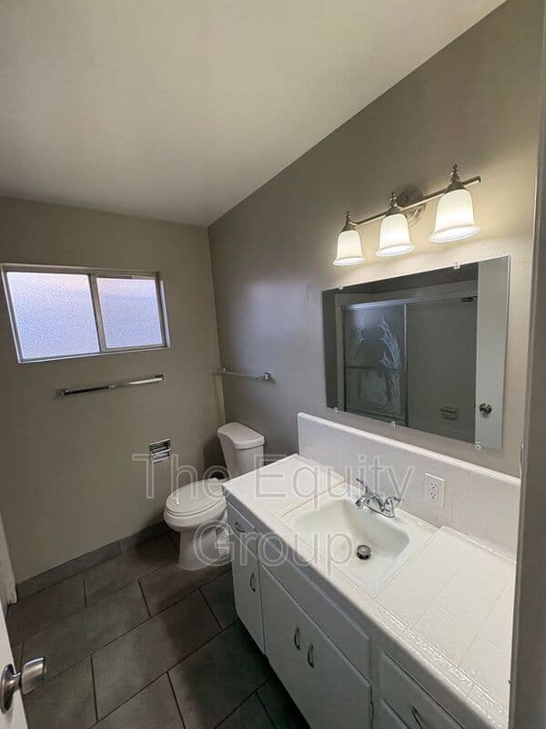 Visalia Condo: 3108 West Walnut Ave