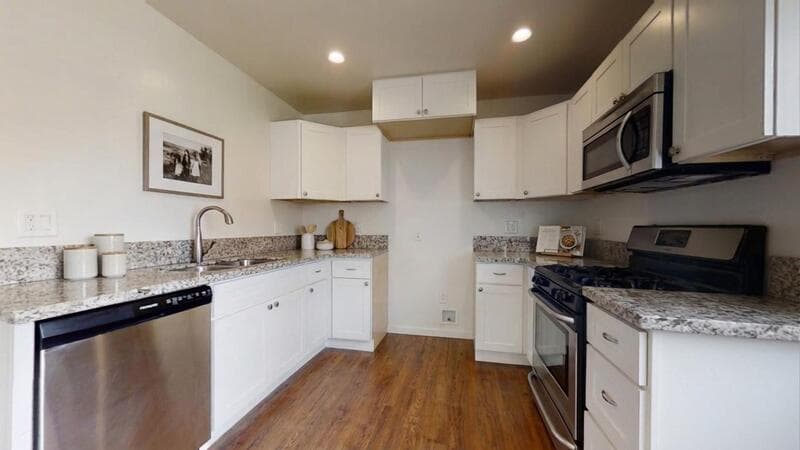 Redondo Beach Condo: 2619 Gates Avenue - F