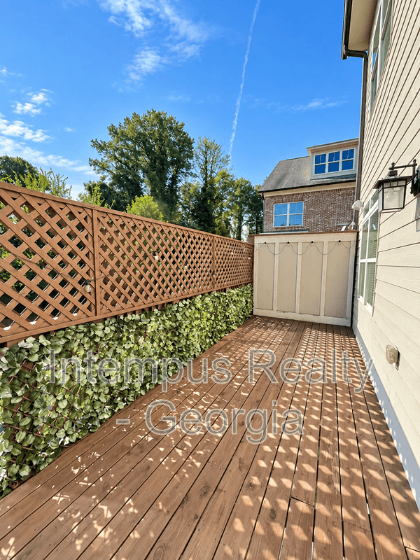 Smyrna House: 1260 Stone Castle Cir SE