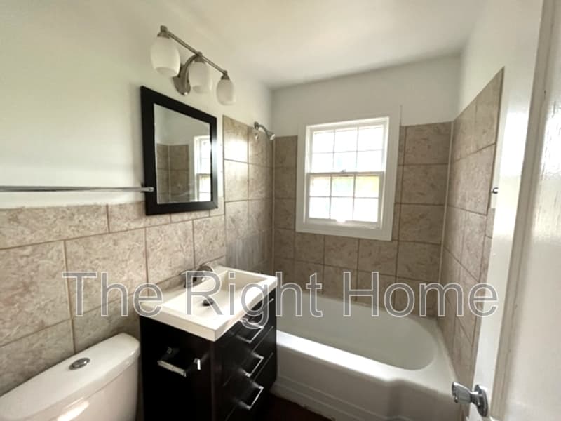 Omaha House: 6749 N 34th St