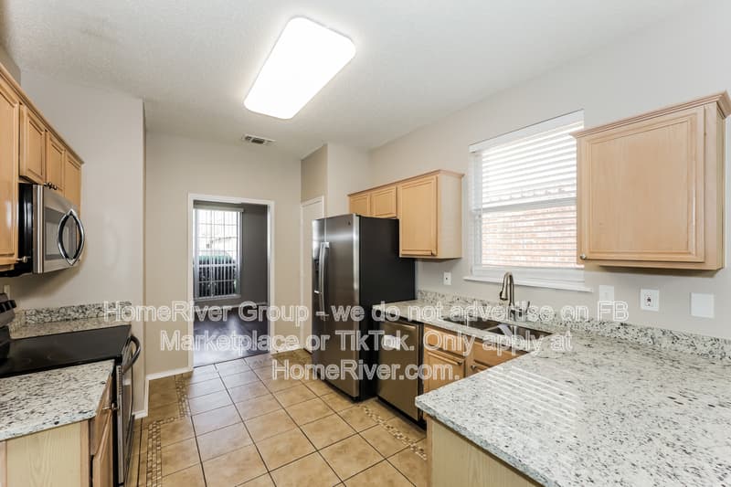 Duncanville House: 542 Alameda Ave