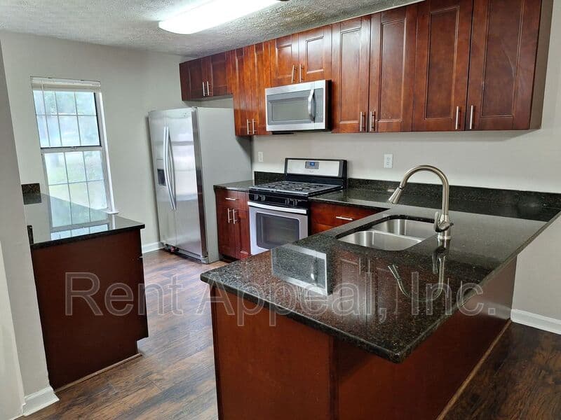 Decatur House: 3839 Valpariso Cir