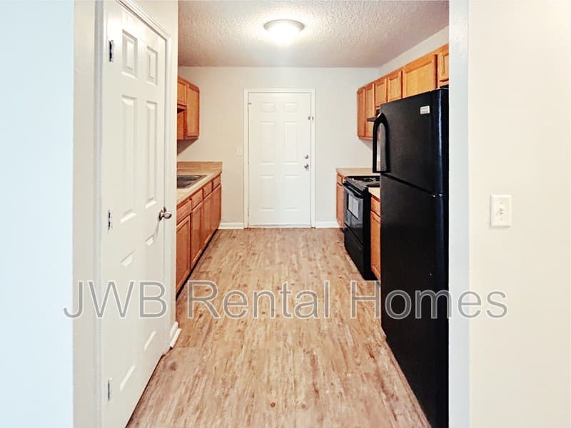 Jacksonville House: 8424 India Ave