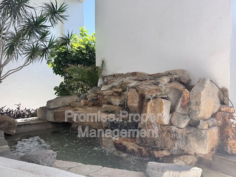 Oceanside Condo: 910 N Pacific Street