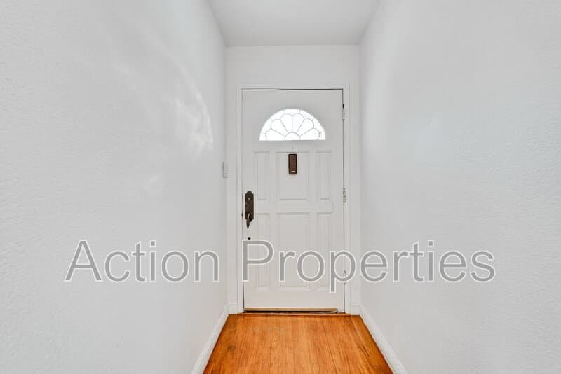 Sunnyvale House: 439 Glendale Avenue