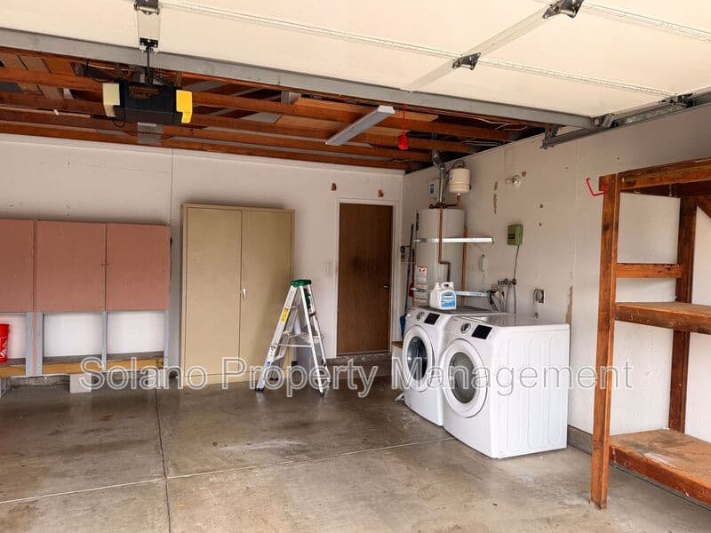 Dixon House: 950 Pembroke Way