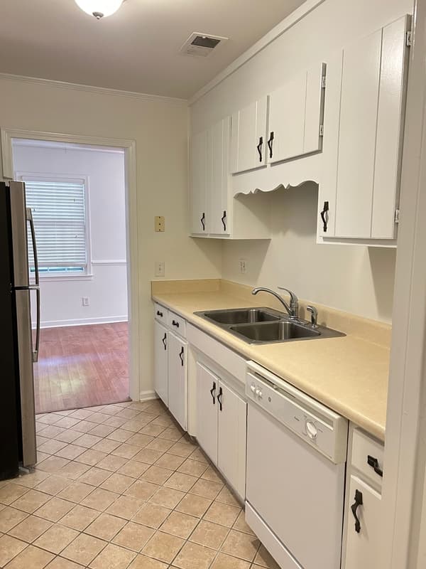 Greenville Condo: 32 Oakwood Dr