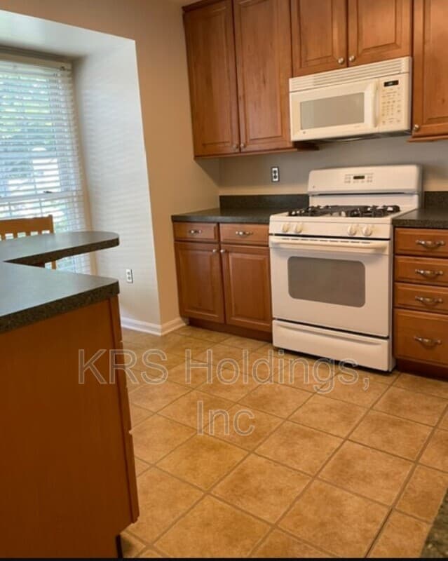 Alexandria Townhome: 6268 Walkers Croft Way