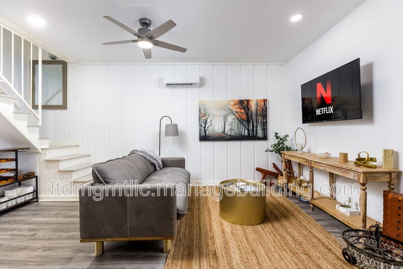 San Antonio Condo: 110 East Craig Place