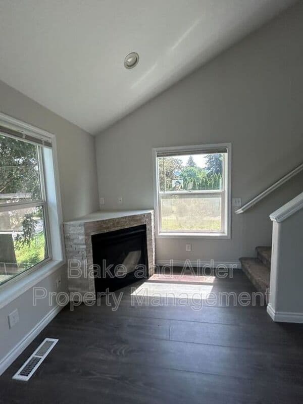 Portland House: 5609 SE 117TH Ave