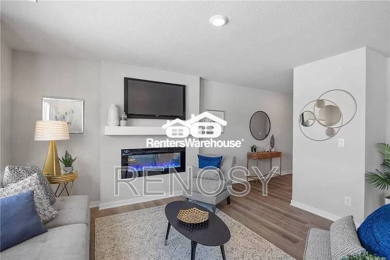 Adel House: 2205 Bugge Drive