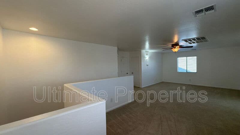 Surprise House: 11486 West Austin Thomas Drive