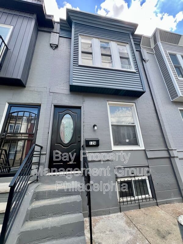 Philadelphia House: 124 E Wishart St