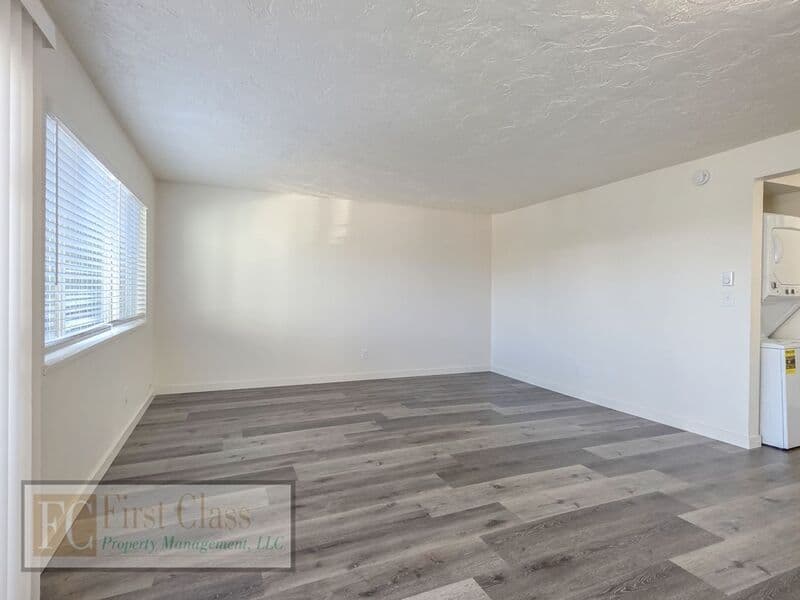 TIGARD Condo: 12345 SW HALL BLVD