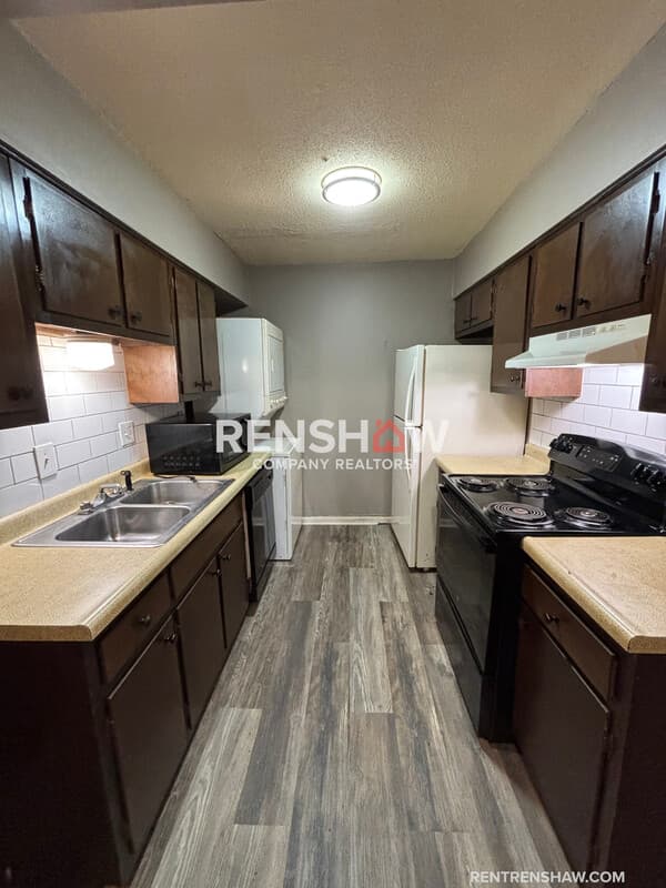 Bartlett Condo: 5352 Stage Rd