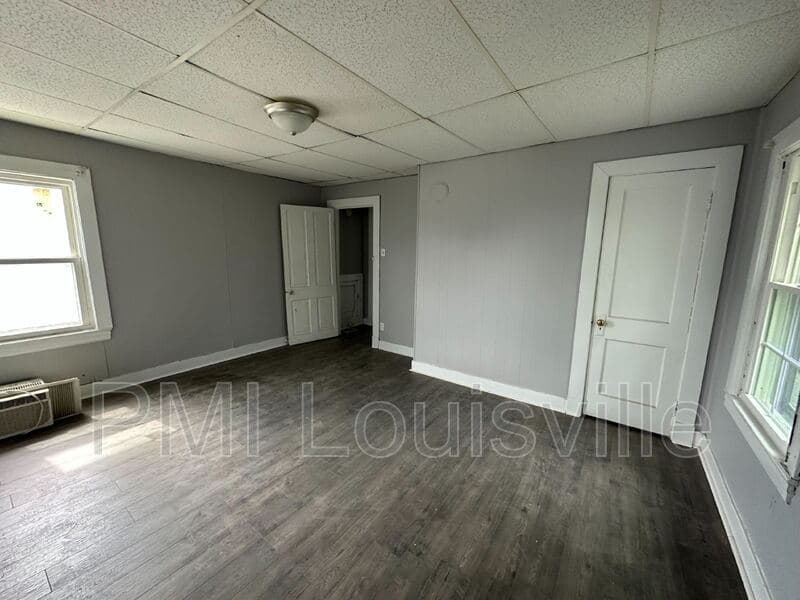 Louisville House: 3605 Larkwood Ave