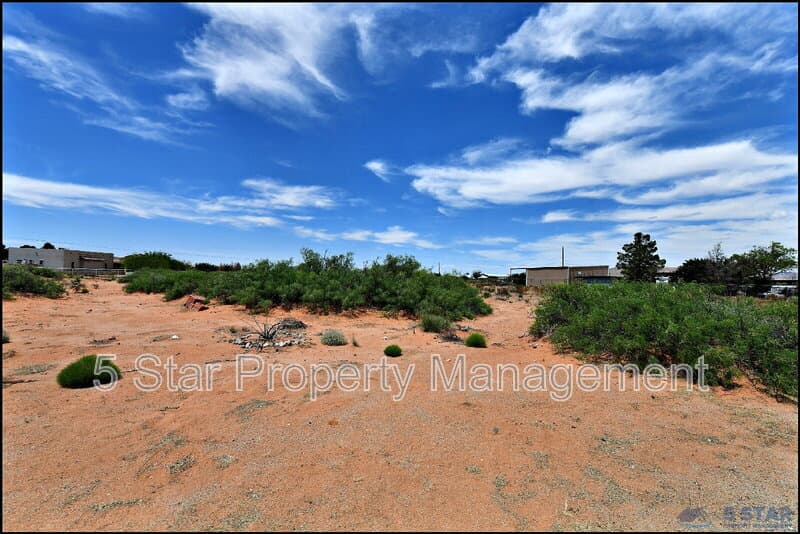 El Paso House: 14101 Koshare Ct