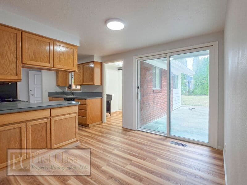 PORTLAND House: 13900 NW SPRINGVILLE RD