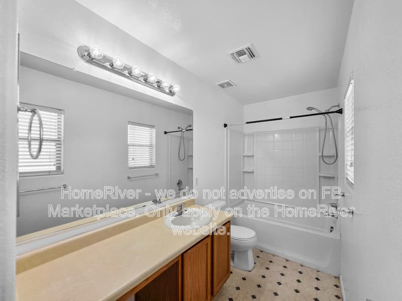 Laveen House: 6435 W Sophie Ln