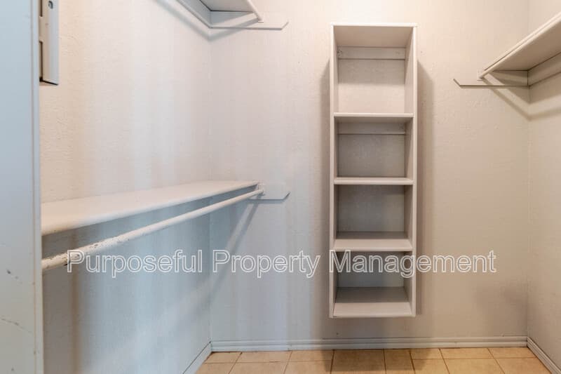 Oklahoma City House: 930 Southwest 63rd Street
