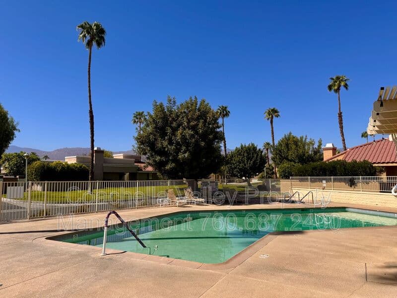 Palm Desert Condo: 41595 Navarre Ct