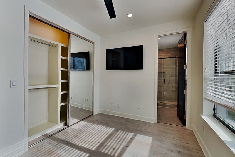 Dallas Townhome: 2000 Park Ave