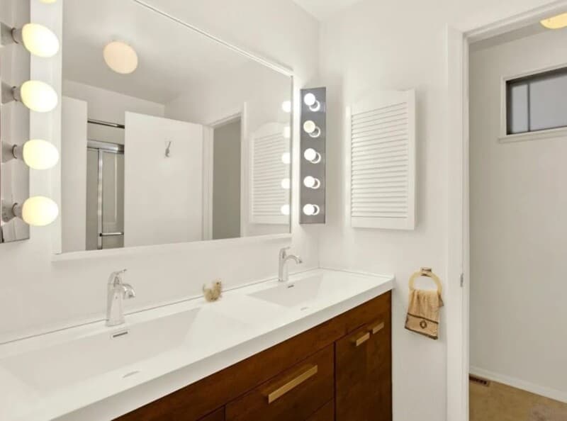 Aurora House: 15057 E Jarvis Pl