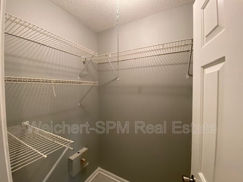 Memphis House: 5508 Emerald Hills Drive
