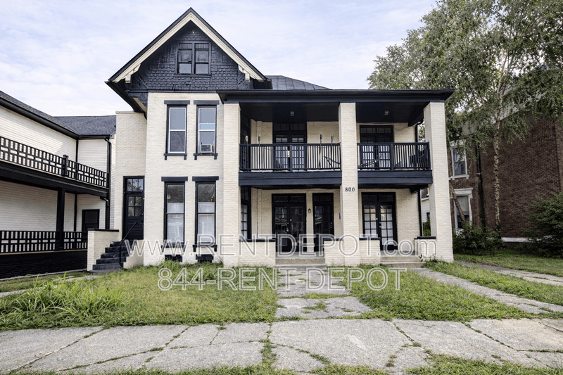 Evansville Condo: 800 SE 2nd St