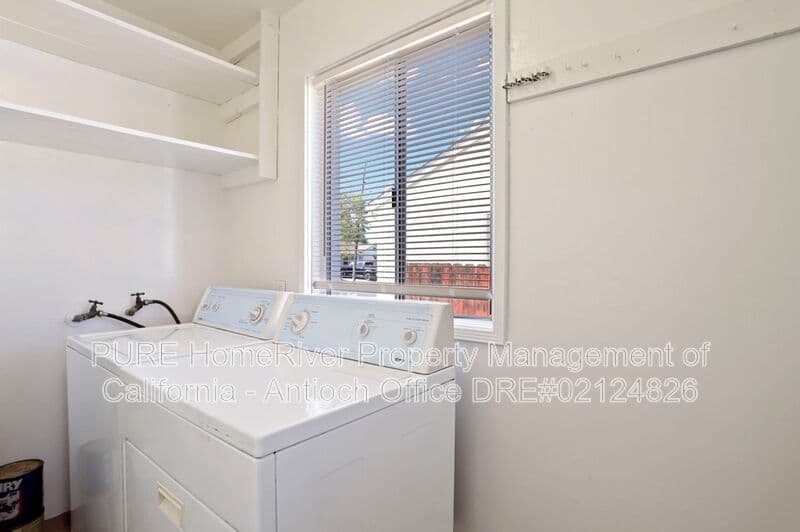 Antioch House: 322 W. Madill Street