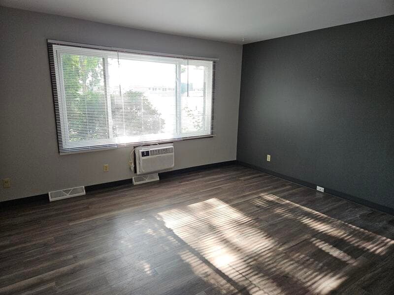 Berlin Condo: 334 Center Street - 2