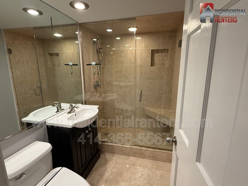 Milwaukee Condo: 1707 N Prospect Avenue
