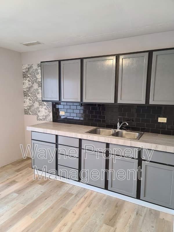 Hampton Condo: 19 N Federal St