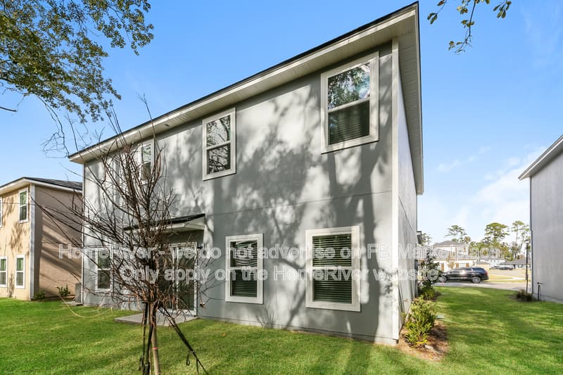 Jacksonville House: 5008 Bramante Dr