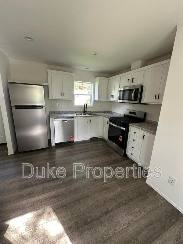 Utica House: 513 Clifford Lane