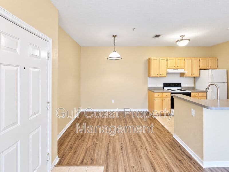 Riverview House: 5521 Legacy Crescent Place