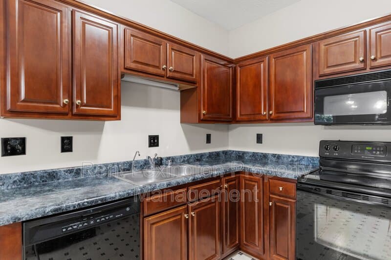 Lexington House: 1625 Nicholasville Road Unit 601