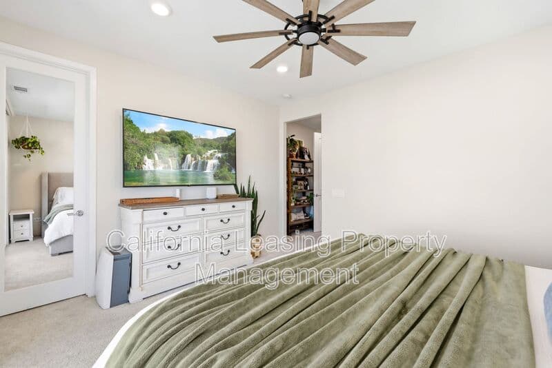 Valencia House: 27233 Red Willow Court