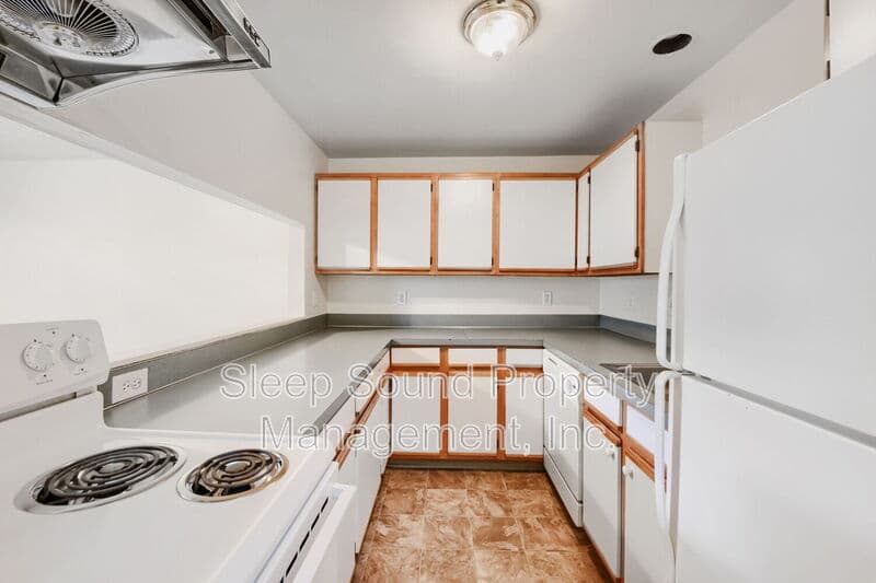 Portland Condo: 11055 SE Bush St