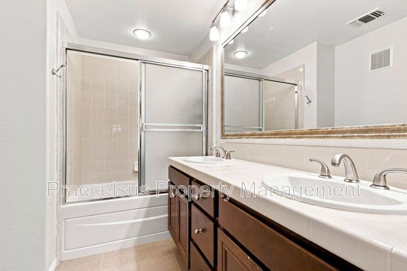 Chula Vista Townhome: 2175 Condor Drive