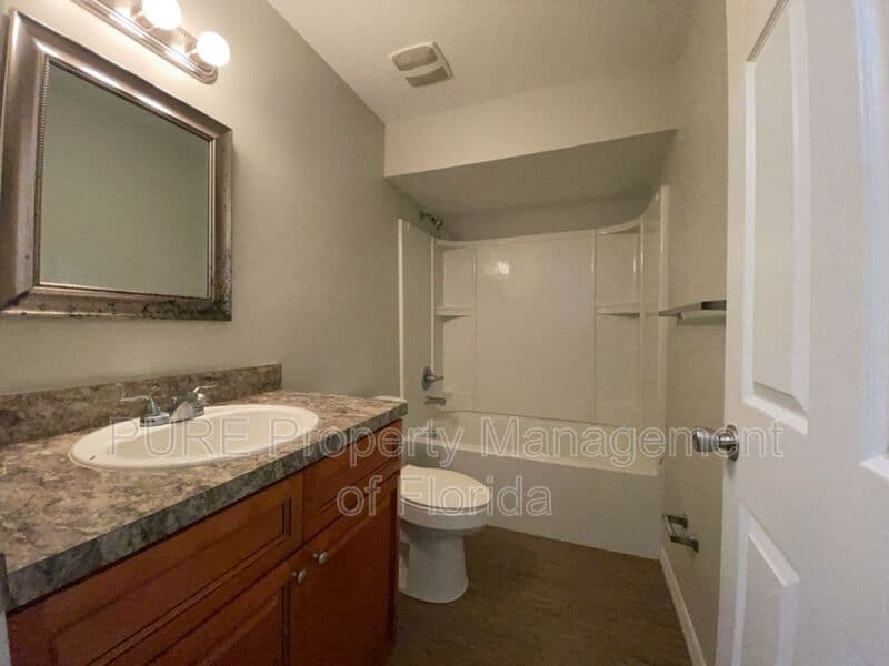 Ocala House: 3650 NE 41 Street