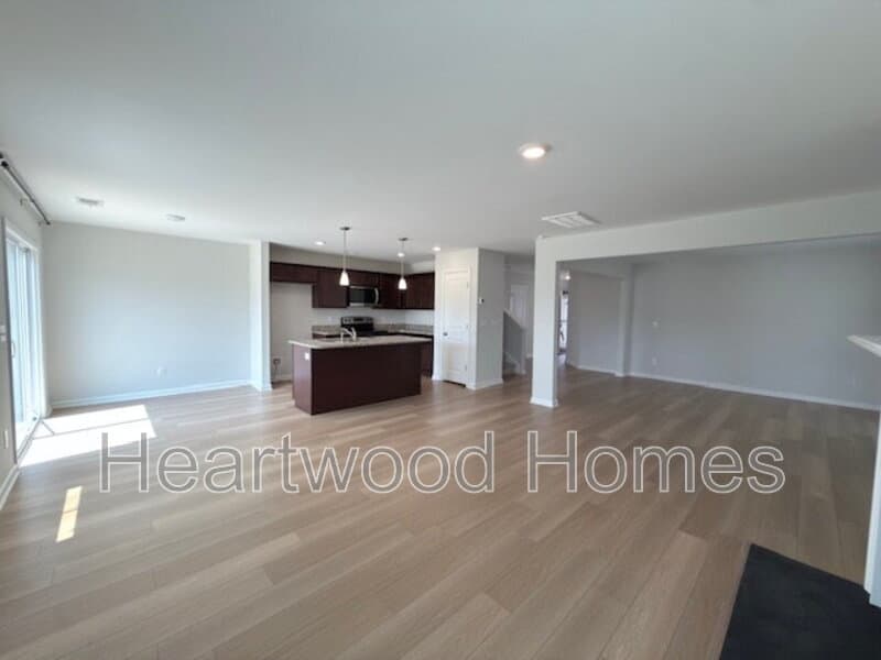 Elgin House: 406 Eclipse Lane