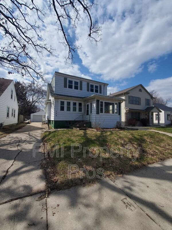 Milwaukee Condo: 159A S 78th St