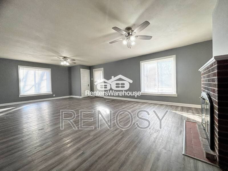 Adel Condo: 212 N 13th St