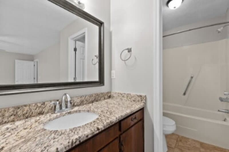 Fayetteville House: 810 Whispering Pines Road