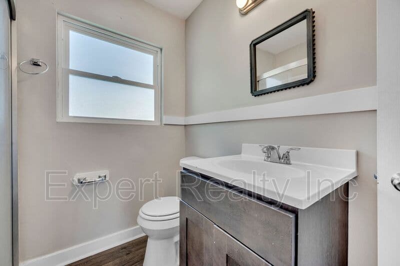 Birmingham House: 1045B 57th Street