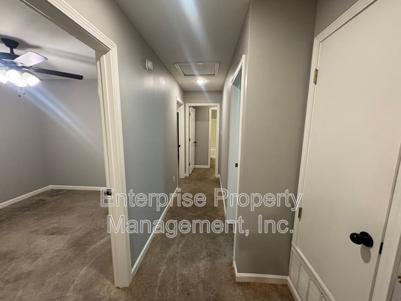 Memphis House: 3292 Denver St